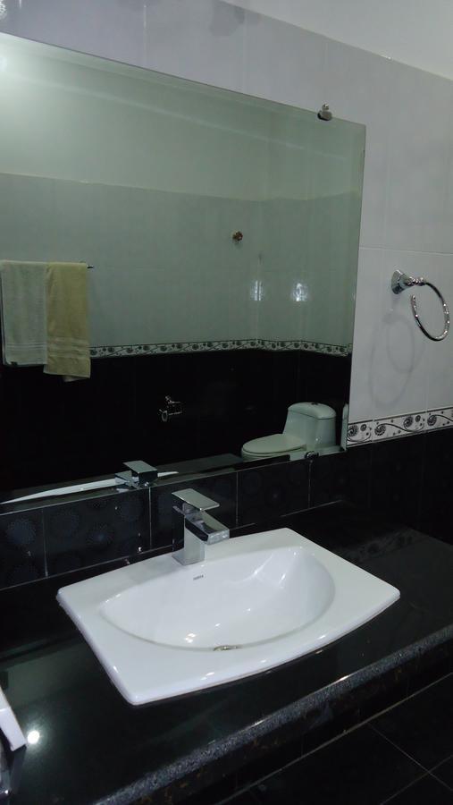 Midway Hotel & Restaurant Sadiqabad Екстер'єр фото