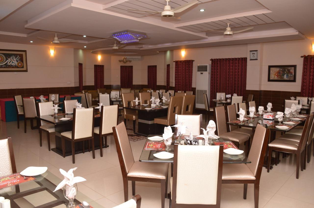 Midway Hotel & Restaurant Sadiqabad Екстер'єр фото